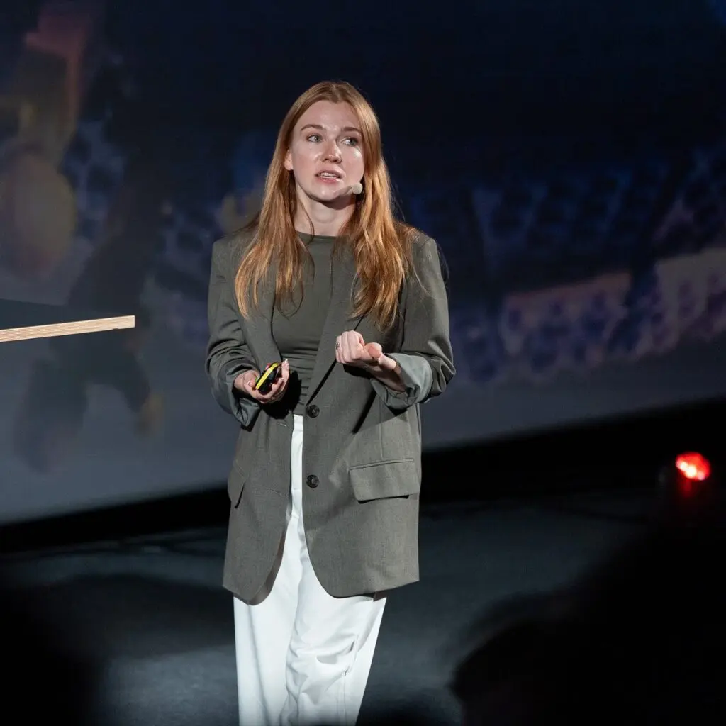 Franziska Brandmeier NEXT LEVEL SPEAKERS Futurist, Neuroscientist, Mental Health Expert