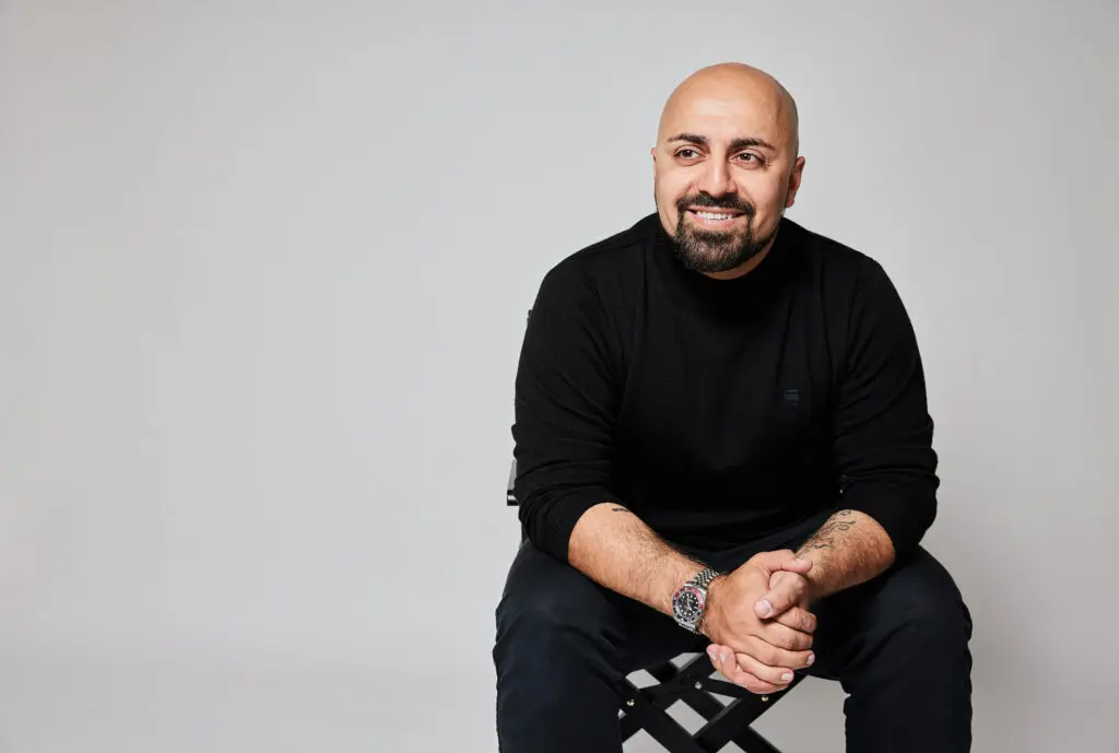 Ali Mahlodji Next Level Speakers Entrepreneur, Storyteller & Bridge Builder between the Generations