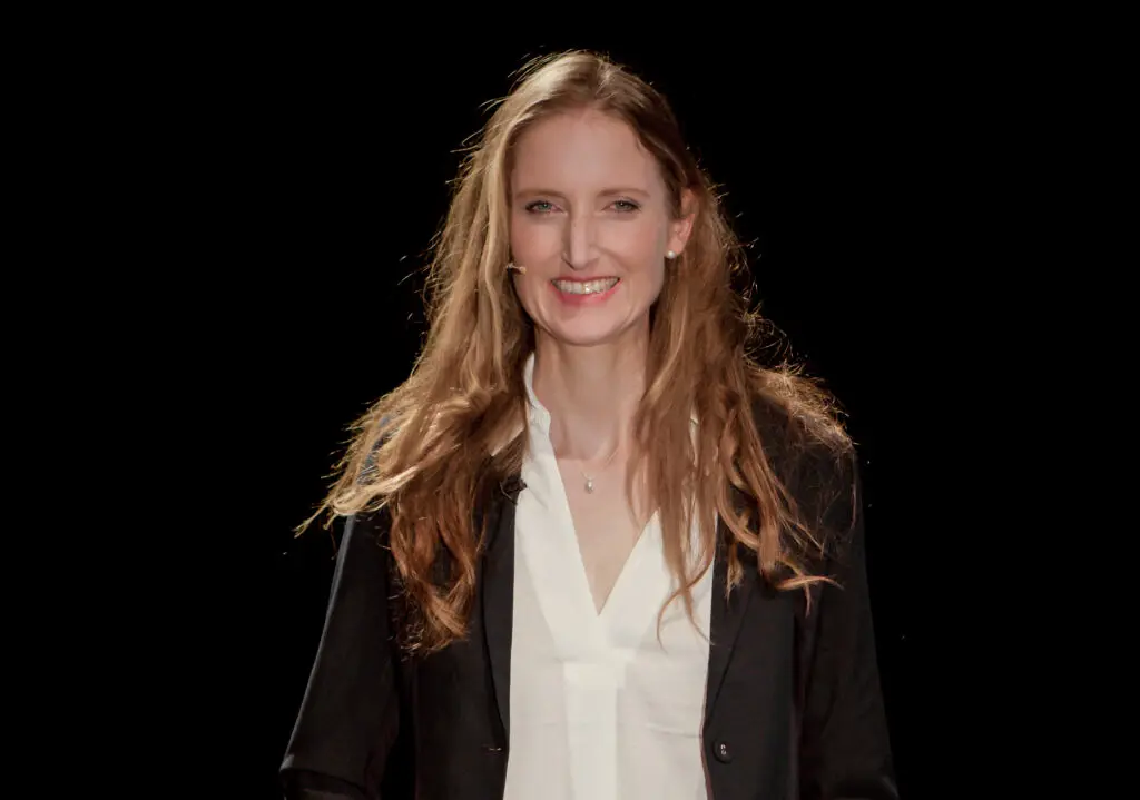 Lisa Eckhardt Next Level Speakers Leadership Expert, Interim Manager, IT & Technology Specialist, & Kitesurfer