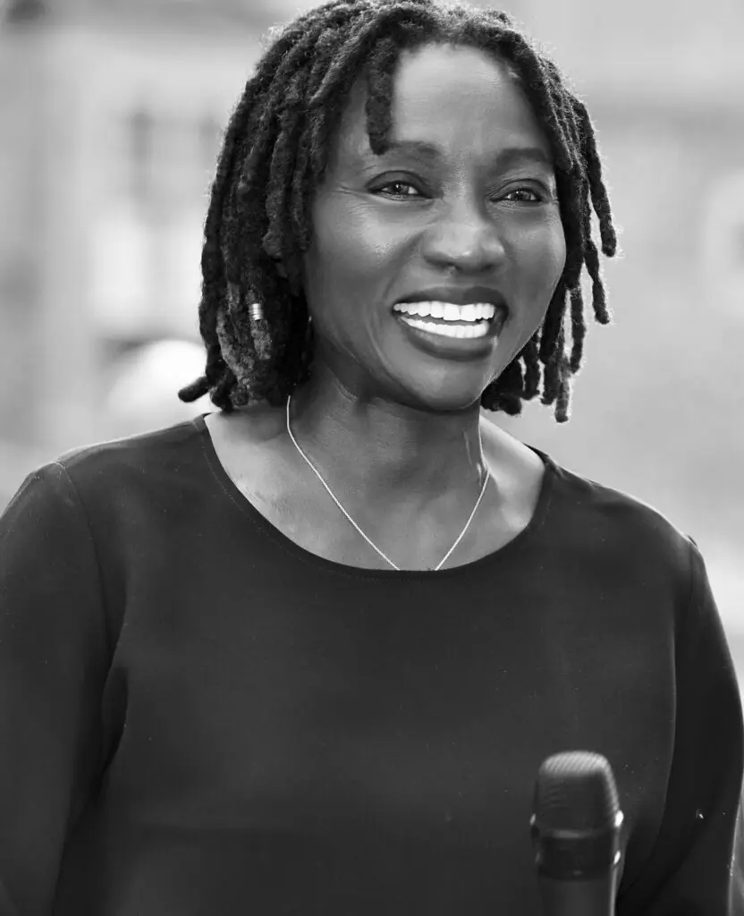 Auma Obama Next Level Speakers - Expert in Leadership, Sustainability and Social Engagement