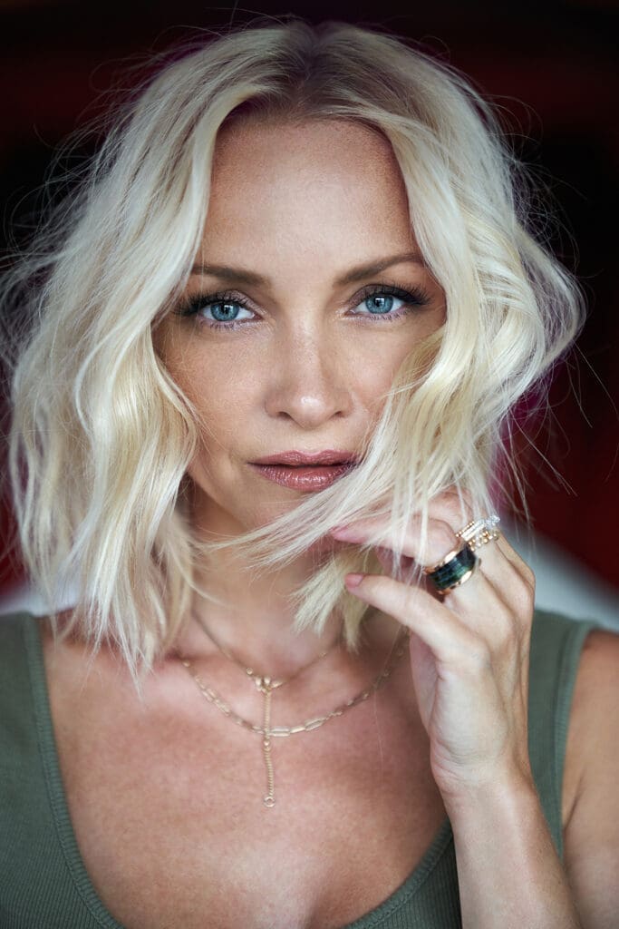Janin Ullmann NEXT LEVEL SPEAKERS Presenter, Podcaster und Speaker for Female Empowerment, Financial Expert