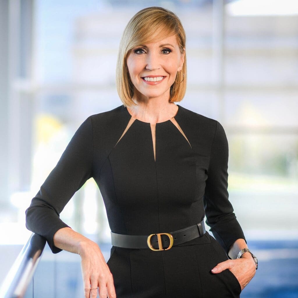 Connie Dieken Speaker Managemen Expert on the Future of Leadership Influence, Communication & Change