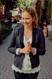 Hedi Schaefer NEXT LEVEL SPEAKERS - Innovationsstrategin Speakerin für Bewusstseinswandel, New Leadership und Lebensdesign in Zeiten des Umbruchs